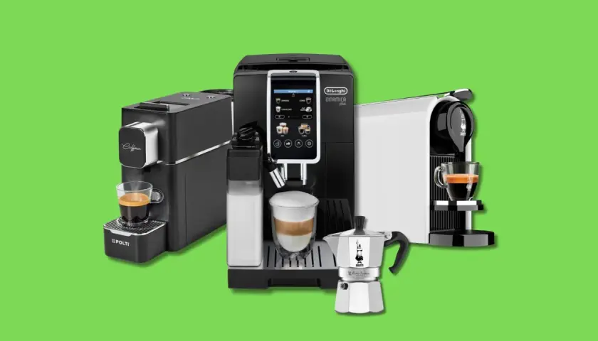Macchine da caffè Nespresso e una moka Bialetti, pronte per pulire la macchina del caffè nespresso e gustare un ottimo caffè.