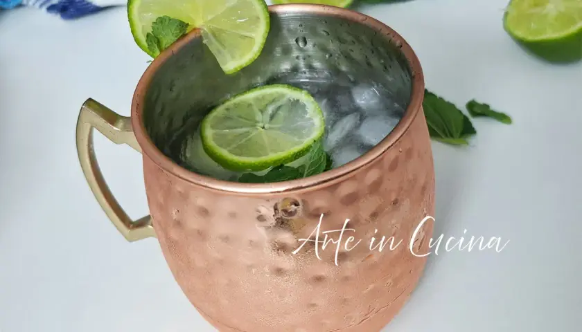 Moscow Mule in rame con lime e menta, un classico rinfrescante. Scopri le moscow mule varianti!