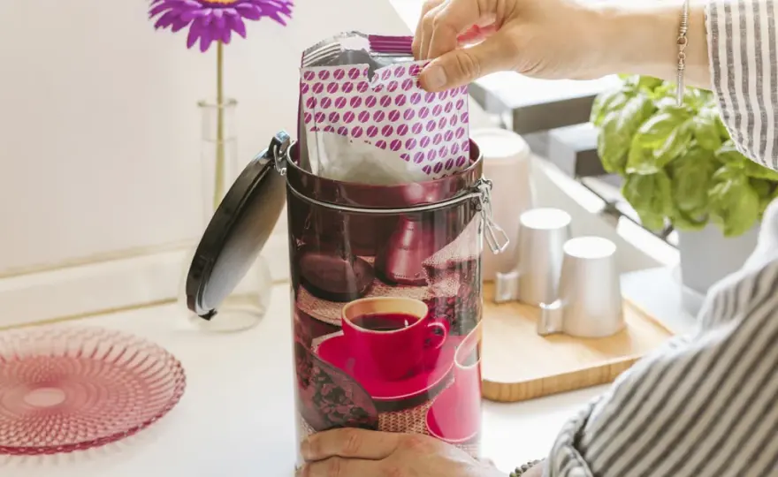 Caffè sottovuoto scaduto? Quanto dura e come conservarlo al meglio