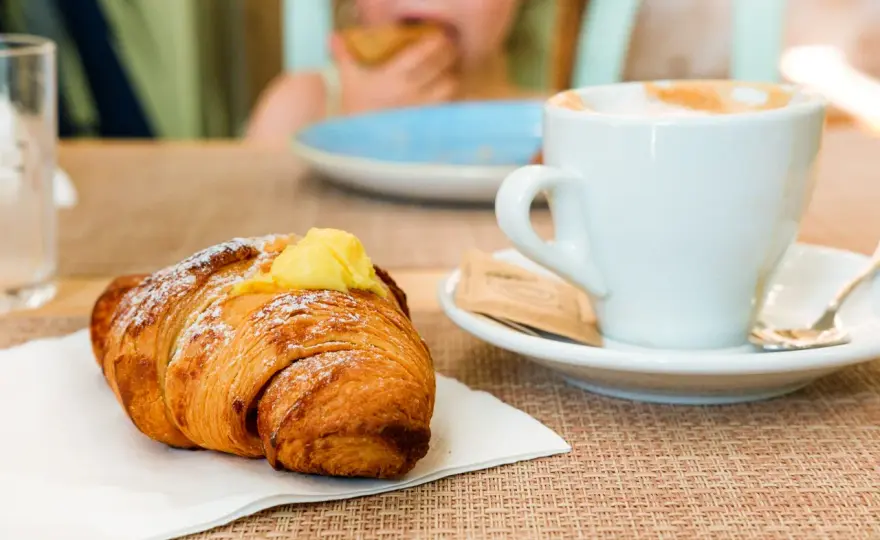 Colazione Italiana a Casa - La Guida Essenziale per un Mattino Perfetto