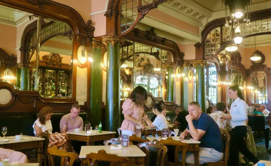 Majestic Café Porto - Storia e consigli per la visita perfetta