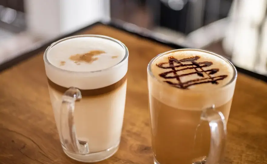 Macchiato, caffè latte, latte macchiato - Różnice i przygotowanie